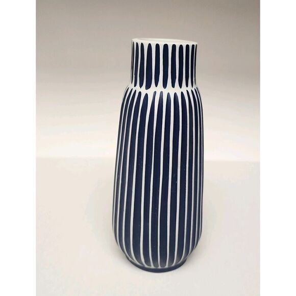 Home Decor Collection Bud Vases Style Fluted Vases Color White/Blue - Picture 2 of 9